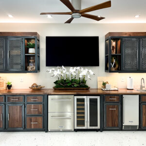 Bar & Kitchen